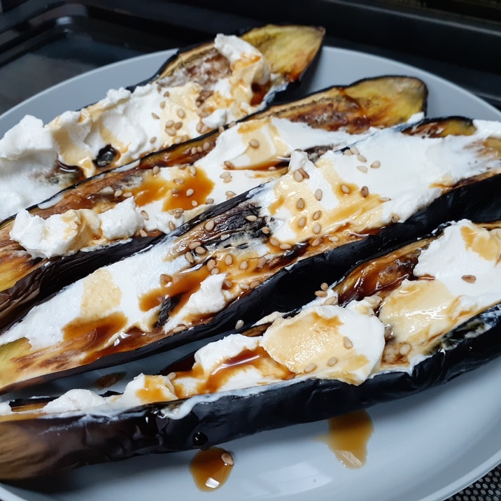 超簡単!焼きなすのクリームチーズのせ!